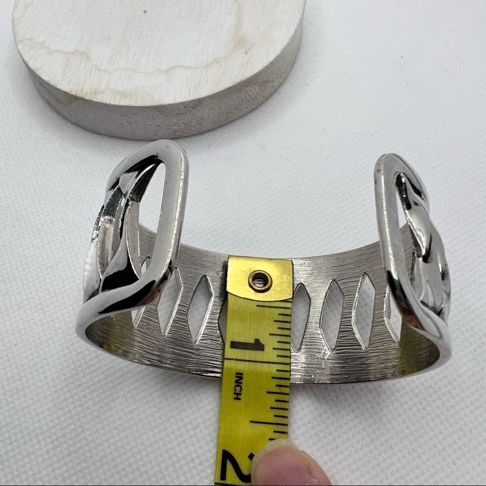 🍭4/$20 Silver tone cuff bracelet - Picture 3 of 5